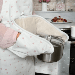 Image showing the Hearts Double oven glove, 18 x 84cm product.