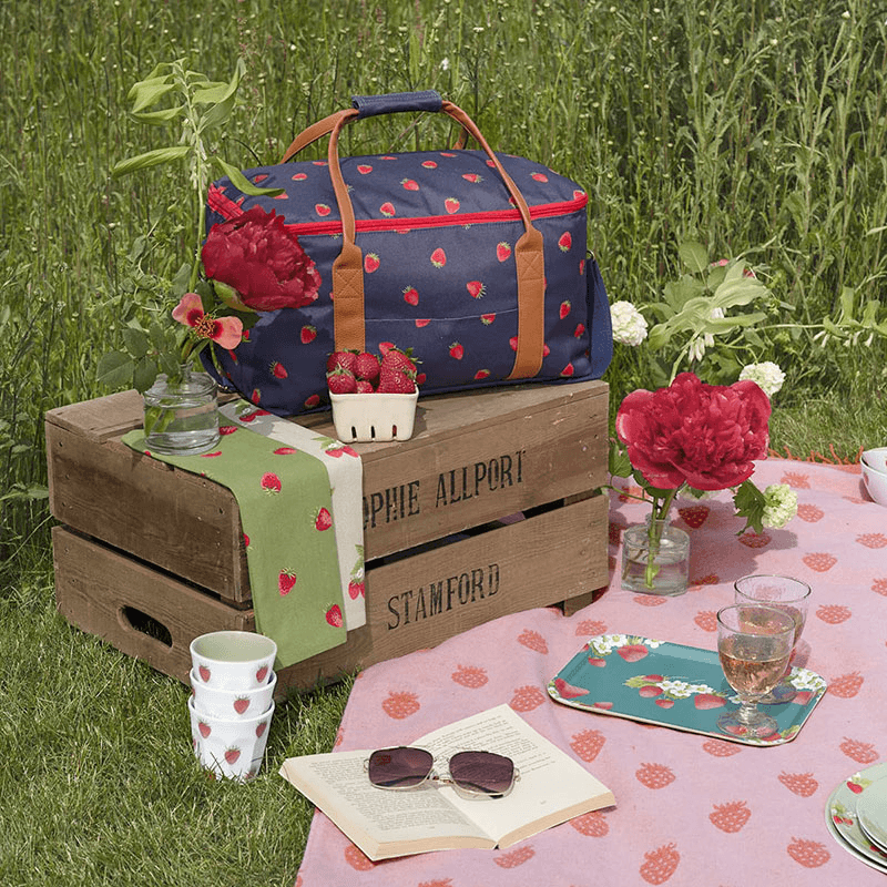 Strawberries Picnic Bag, Navy/Brown/Red