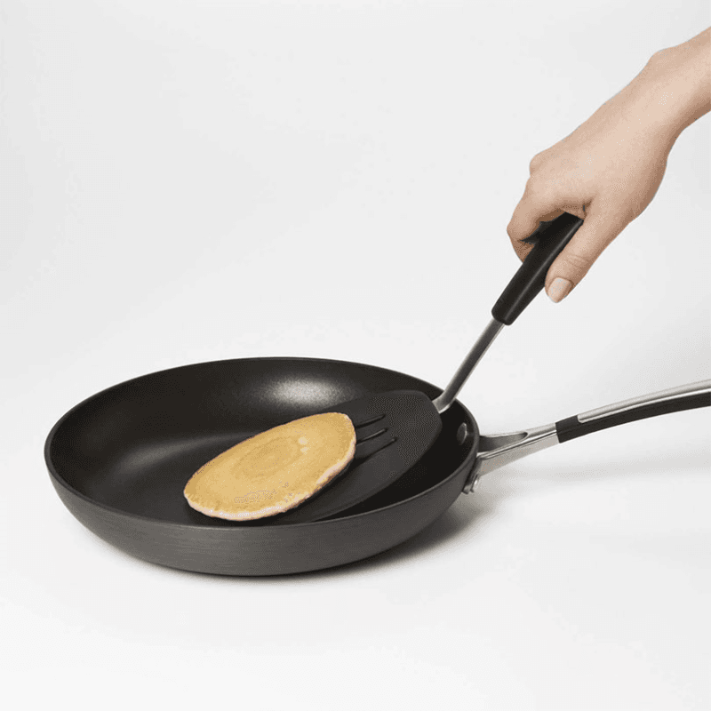 Silicone flexible pancake turner