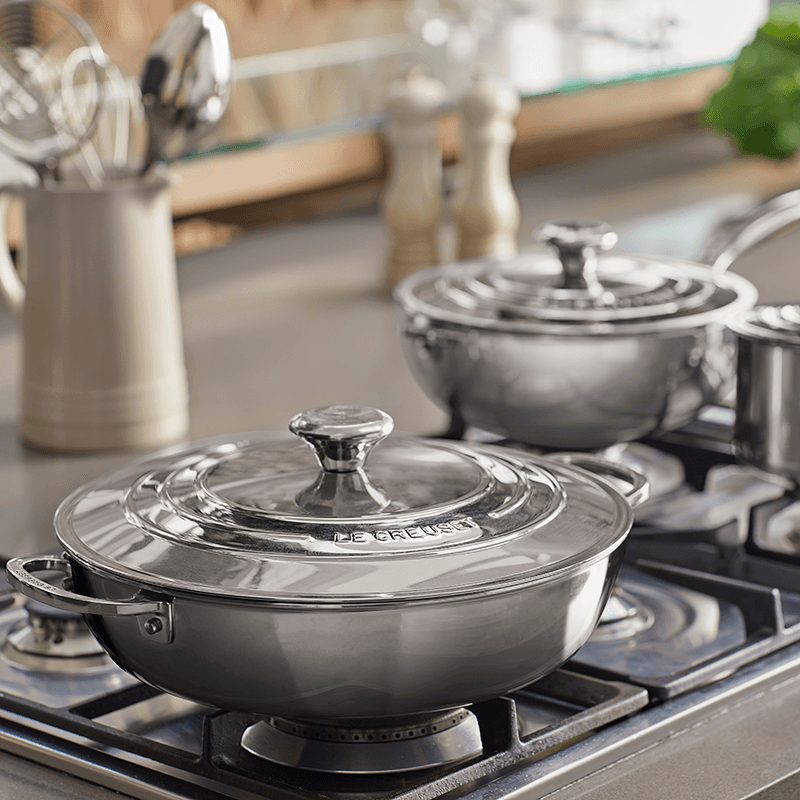 Signature Uncoated Shallow casserole with lid, 30cm, Stainless Steel