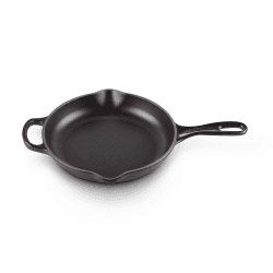 Image showing the Signature Cast Iron Round skillet, 23cm, Satin Black product.