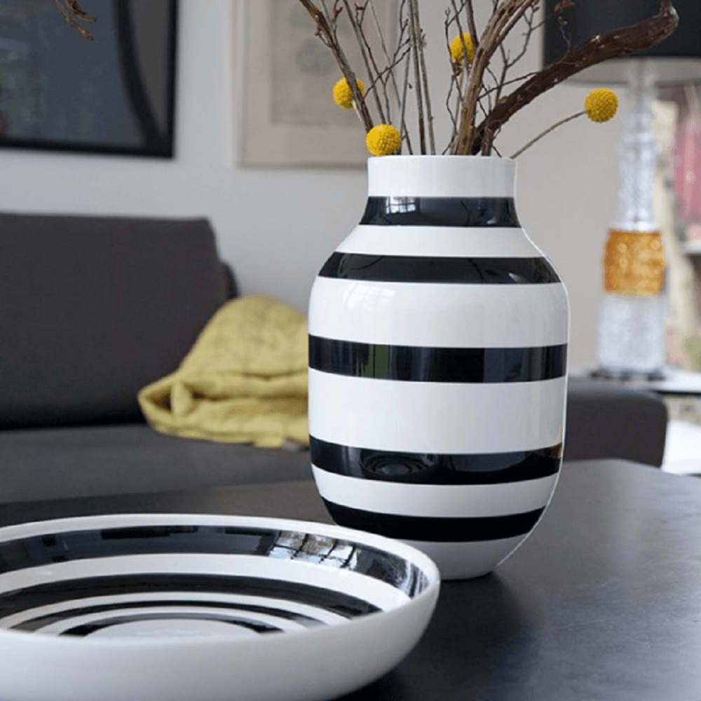 Omaggio Vase, Large, Black
