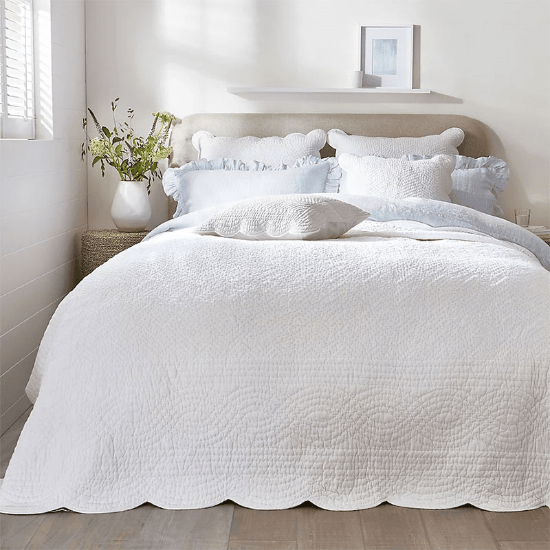 Milfield Scallop Edge Double Quilt, Double, White