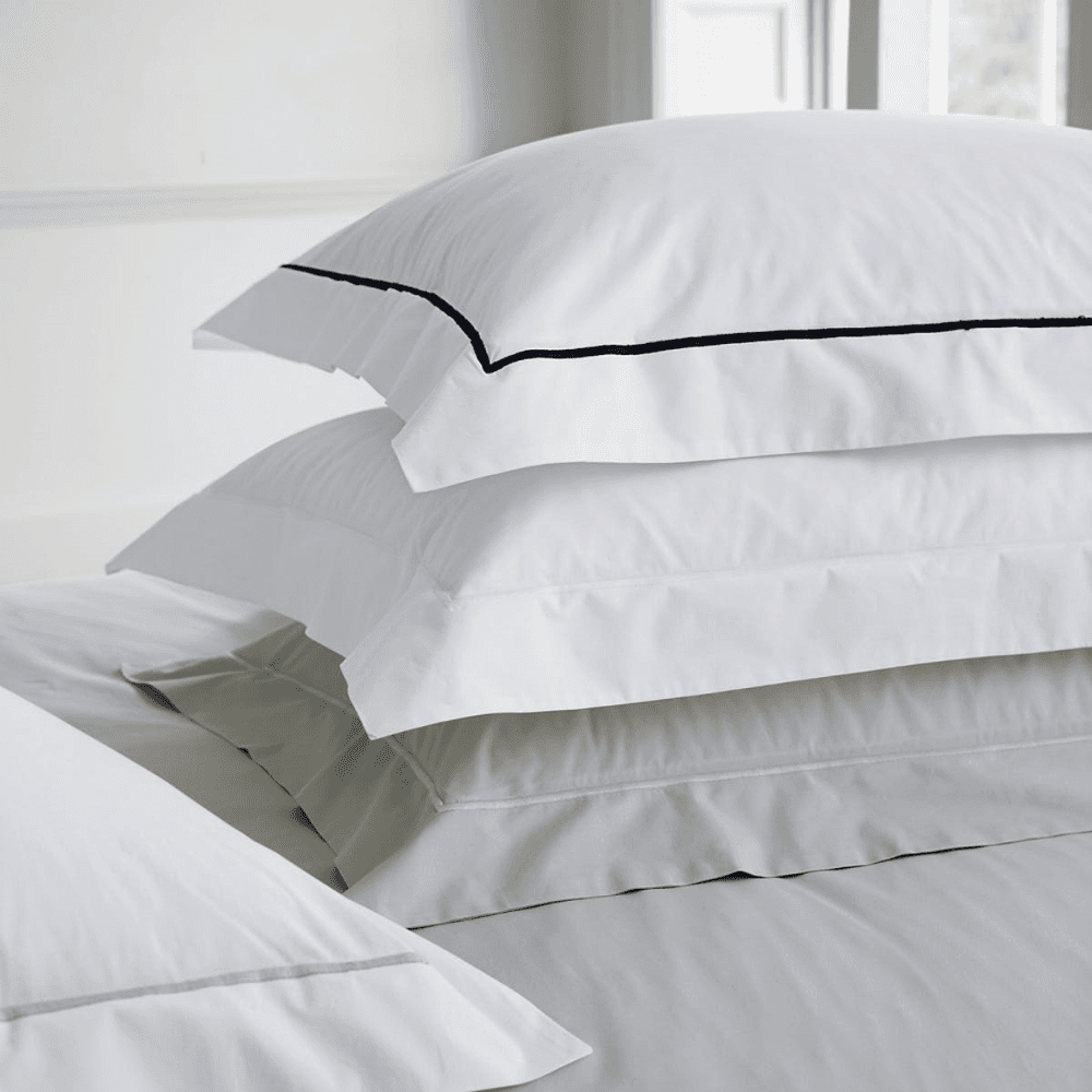 Savoy - 400 Thread Count Egyptian Cotton Oxford pillowcase, 50 x 75cm, White/Navy