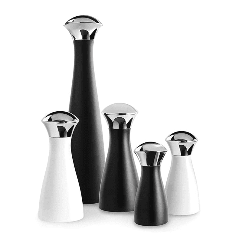 Signature Pepper Mill, Medium, Black