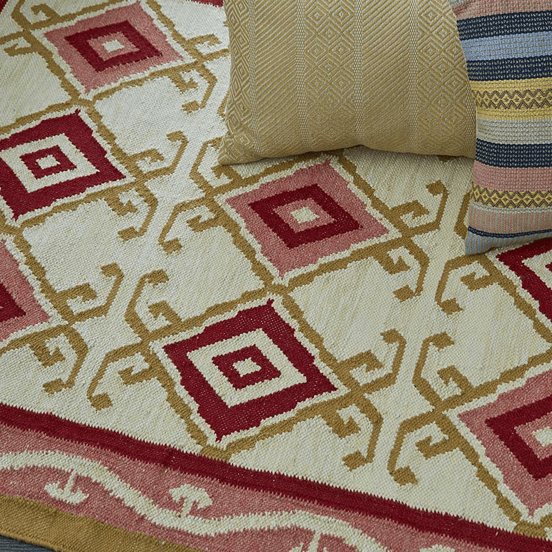 Heraldic Rug, 150 x 90, Gwynevere