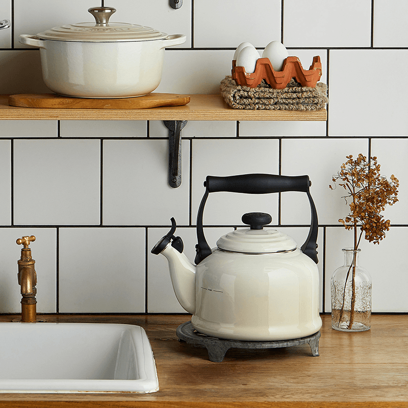 Traditional Kettle, 2.1 litre, Meringue