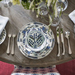 Image showing the Isphahan Set of 4 dinner plates, small product.