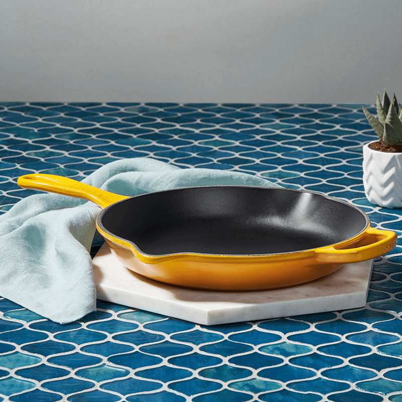 Signature Cast Iron Skillet with Metal Handle, 23cm, Nectar