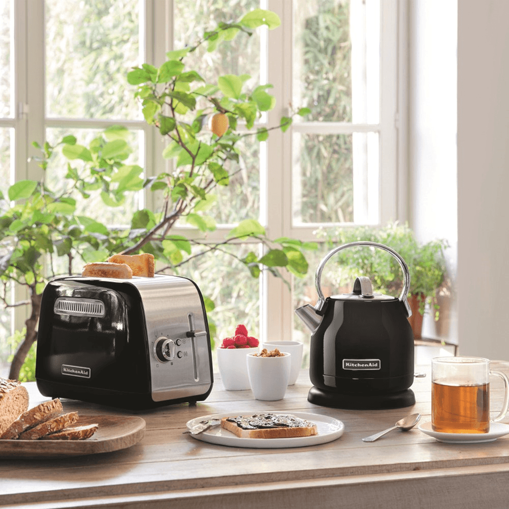 Traditional Dome kettle, 1.25 litre, onyx black