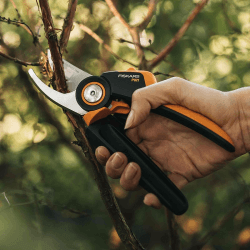 Image showing the Xseries PowerGear pruner bypass M P921, Black/Orange/Silver product.