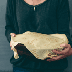 Image showing the Bee's Wrap Print Large food wrap, 33 x 36cm product.