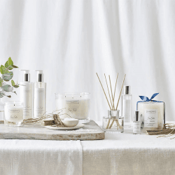 Image showing the Sea Salt Signature Candle, 140g product.