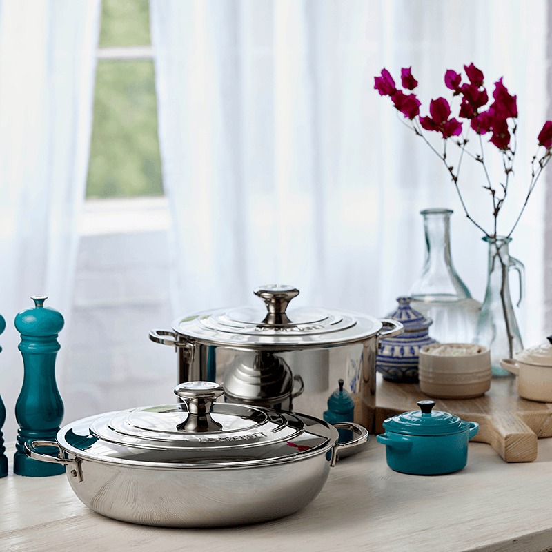 Signature Uncoated Shallow casserole with lid, 30cm, Stainless Steel