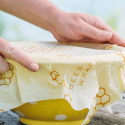 Image showing the Bee's Wrap Print Large food wrap, 33 x 36cm product.