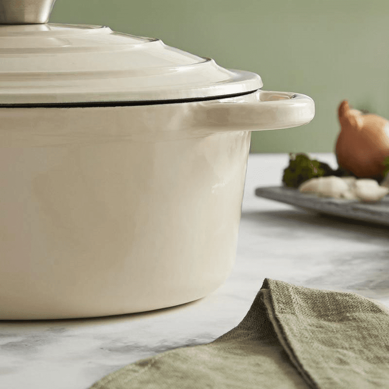Cast Iron Round Casserole, 24cm, Cream