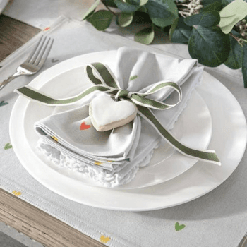 Image showing the Multicoloured Hearts Napkins (Set of 4) product.
