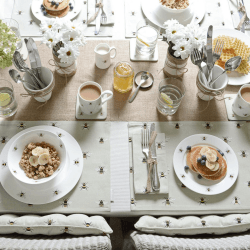 Image showing the Bees Set of 4 napkins, 41 x 41cm product.