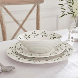 Image showing the Mistletoe 12 Piece Dinnerware Set, White/Green product.