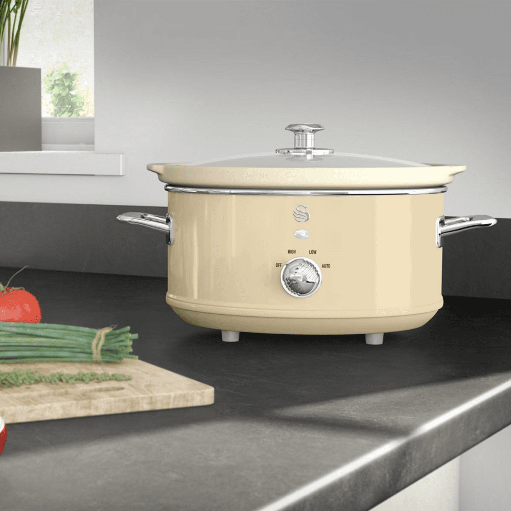 Retro 3.5L Slow Cooker, Cream
