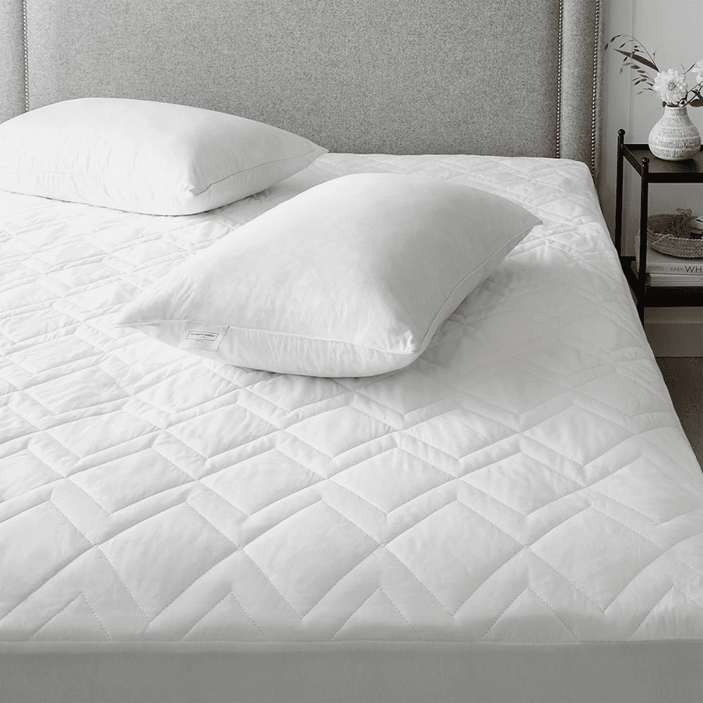 Luxury cotton-rich waterproof quilted protector, W150 x L200cm, White