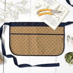 Image showing the Bees Garden Belt Apron, Beige product.