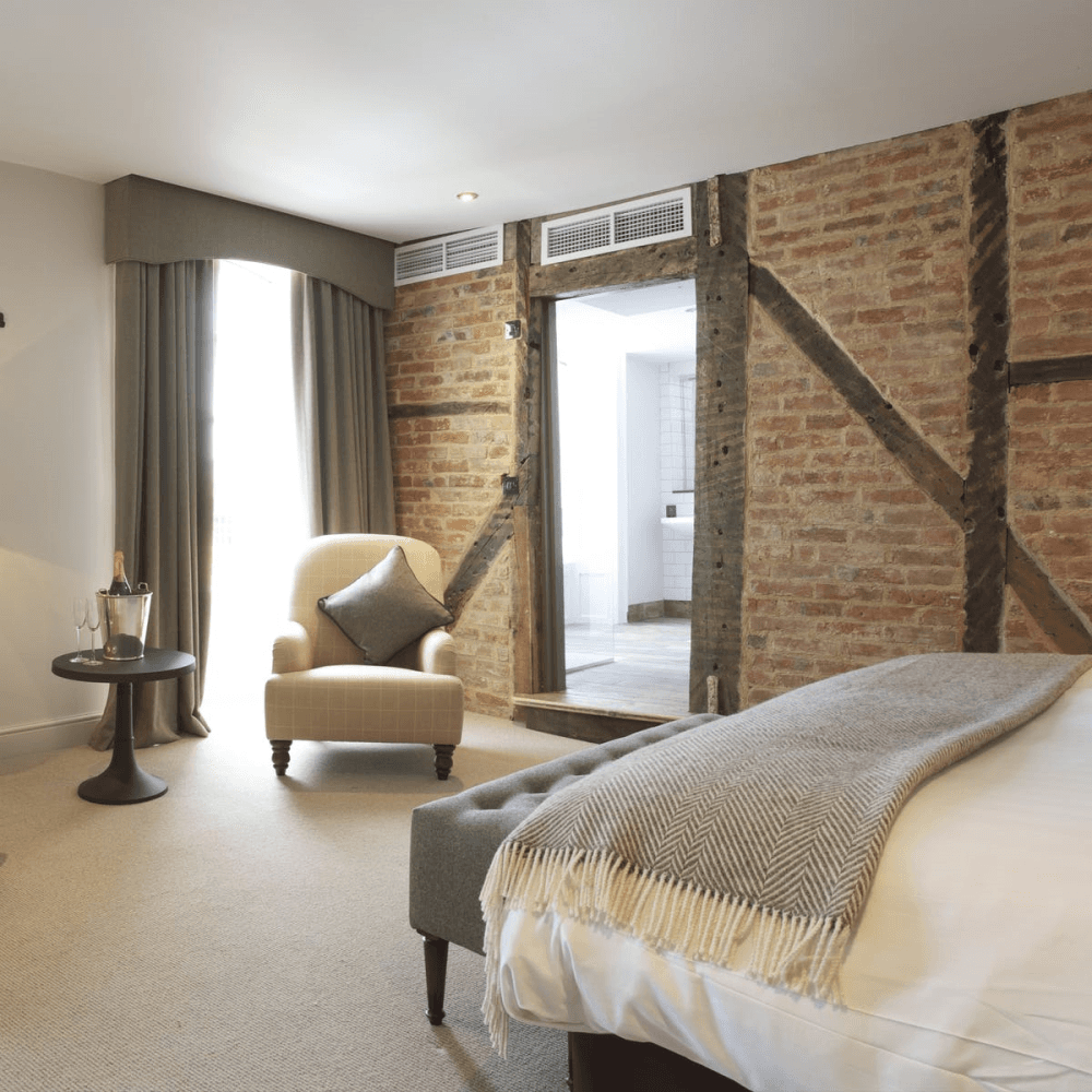 A voucher towards a stay at Kings Head Hotel for two, Cotswolds