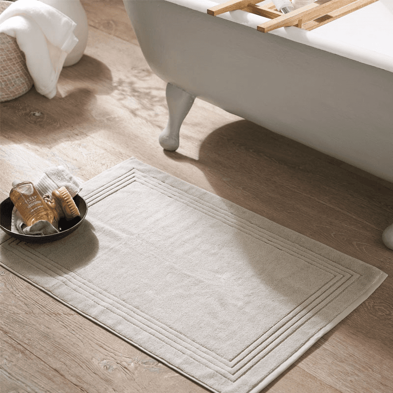 Luxury Egyptian Cotton Bath Mat, Medium, Feather Grey