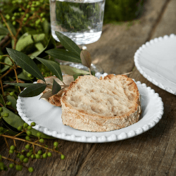 Image showing the Pearl Set of 6 bread plates, 17cm, white product.