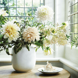 Image showing the White Folia Rounded vase, 21cm product.