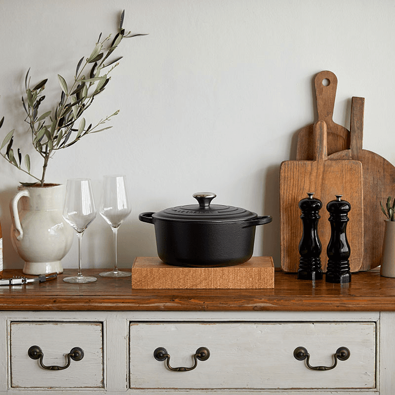 Signature Cast Iron Round casserole, 26cm - 5.3 litre, Satin Black