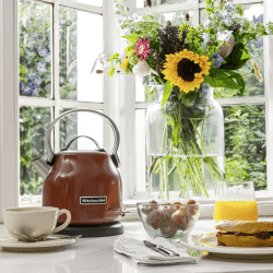 Image showing the Traditional Dome kettle, 1.25 litre, Empire Red product.