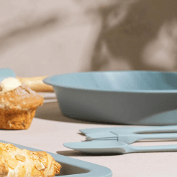 Image showing the Non-Stick Round Pan Cake Tin, 28cm, Teal product.