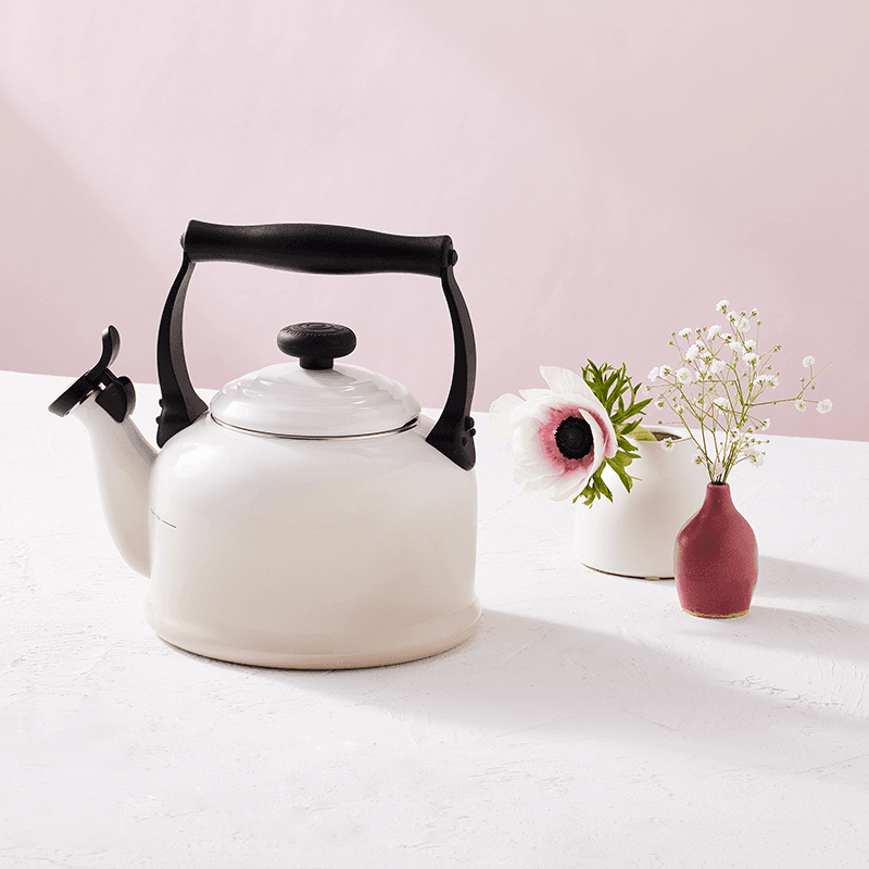 Traditional Kettle, 2.1 litre, Meringue