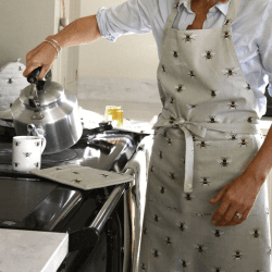 Image showing the Bees Apron, 72 x 90cm product.