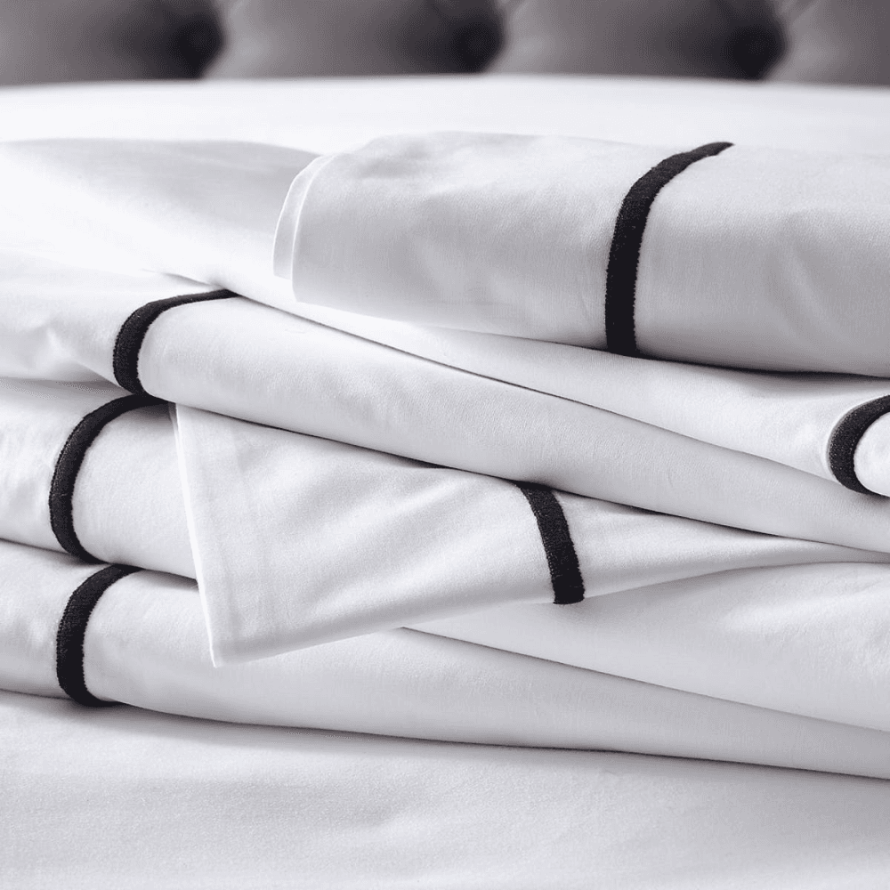 Savoy - 400 Thread Count Egyptian Cotton Oxford pillowcase, 50 x 75cm, White/Navy