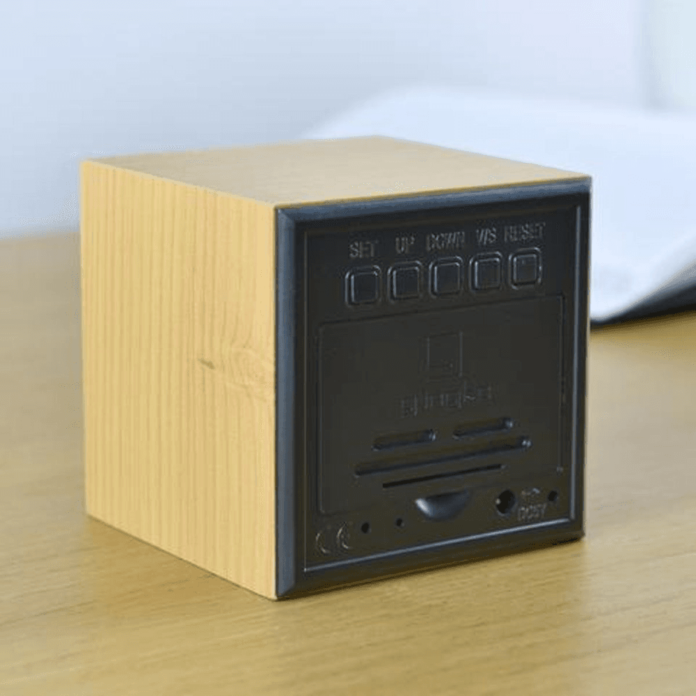 Cube Click Clock Beech/ Green LED, 6.8cm