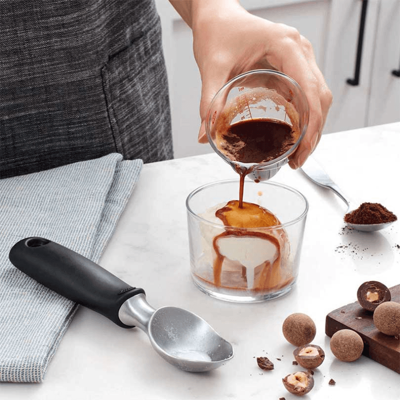 Mini angled measuring jug