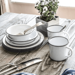 Image showing the Living Nostalgia Round pie dish, D22cm, White Enamel product.
