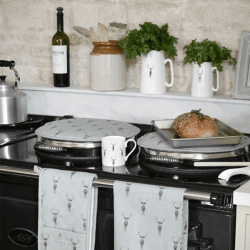 Image showing the Highland Stag Double oven glove, 84 x 18cm product.