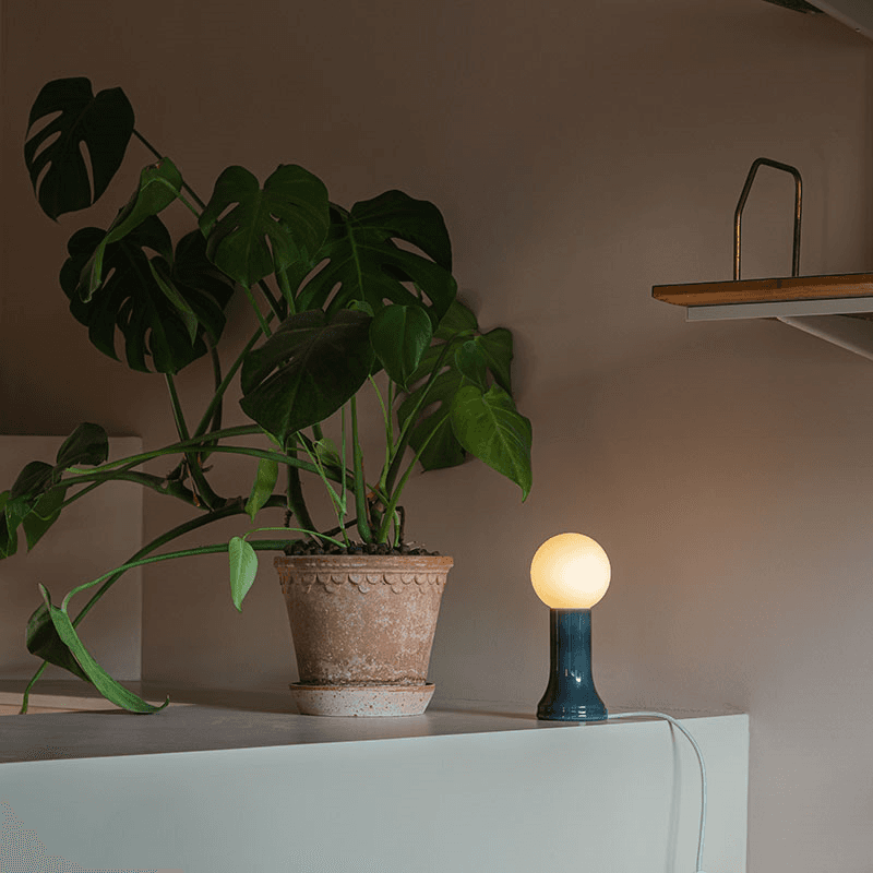 Shore Table Lamp with G95 LED Bulb EU, Smoke Grey