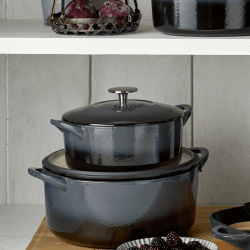 Image showing the Halo Cast Iron Round casserole dish, D26cm, Black product.