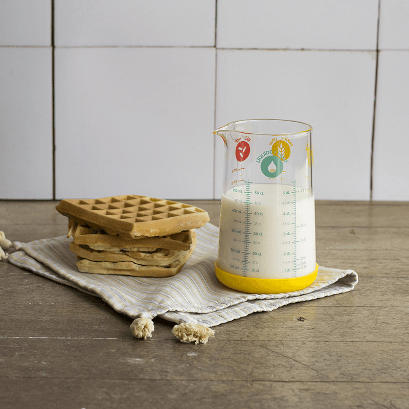 Glass Glass Measuring Cup With Silicone Base, 500ml, Yellow