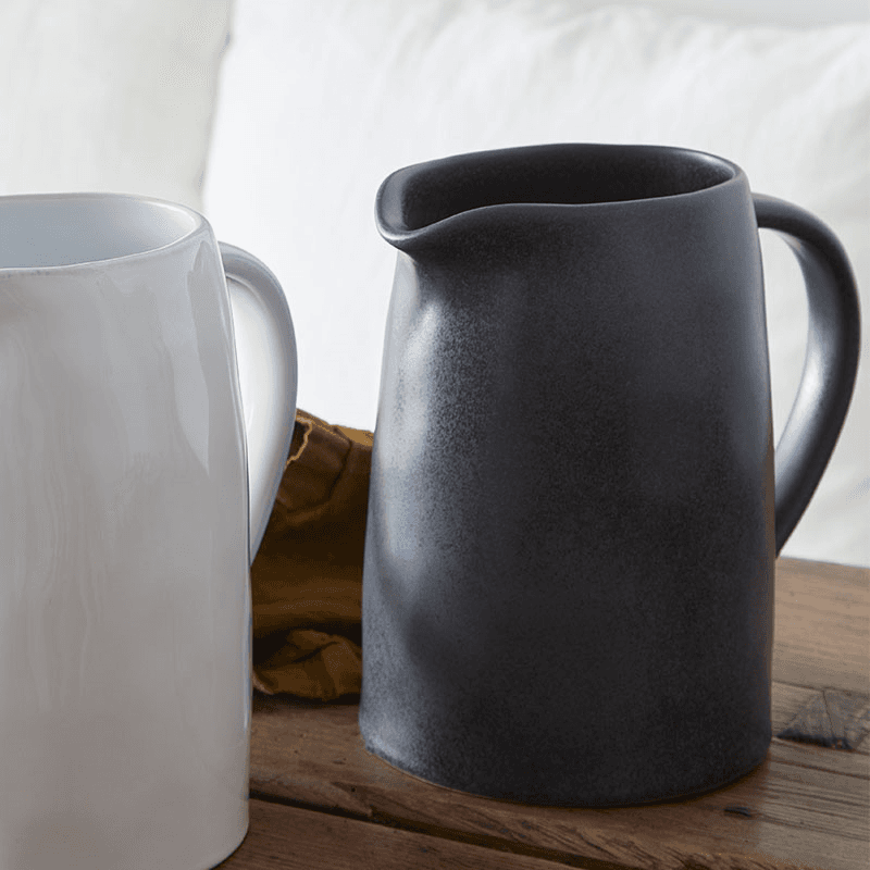 Livia Pitcher, 2.19l, Matte Black