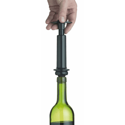 Image showing the Wine saver and stopper set product.