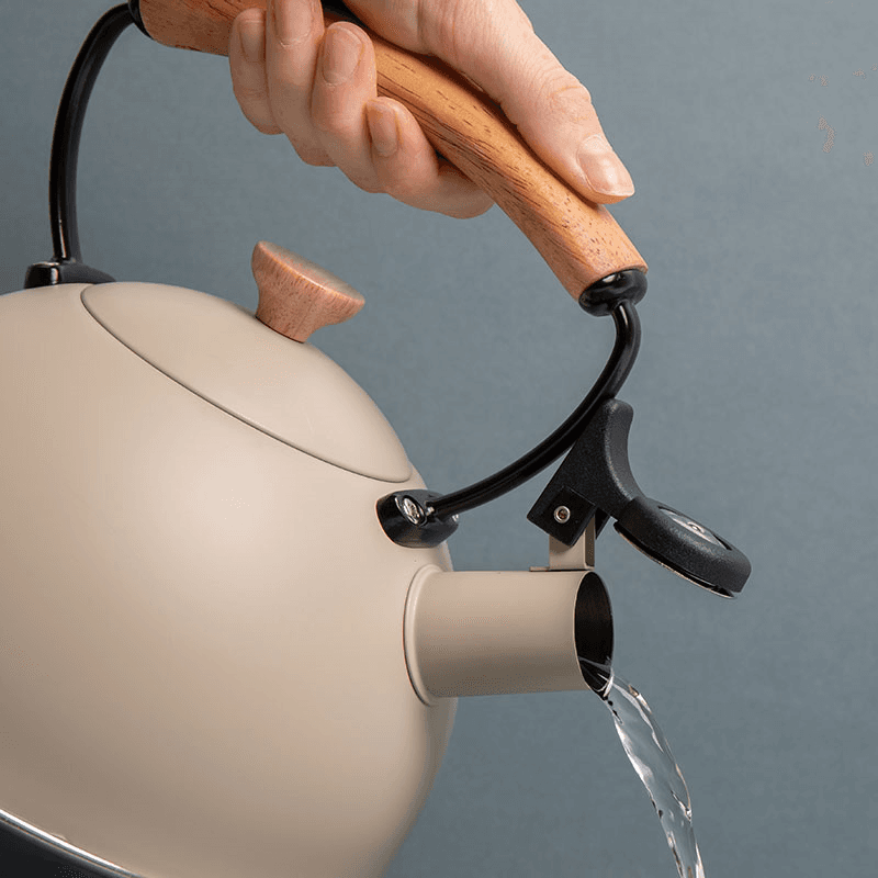 Whistling Kettle Wood Handle, 2.5L, Latte