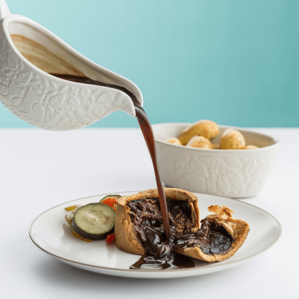 In The Forest Gravy Boat, 400ml, Cream