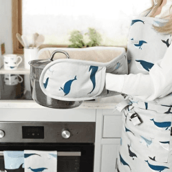 Image showing the Whales Double Oven Glove product.