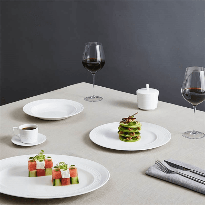 Intaglio 10 Piece Dinnerware Set, White