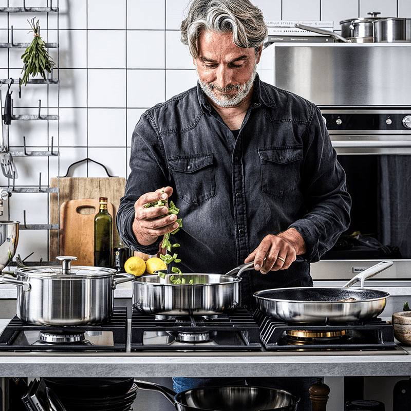 MultiPly Stainless Steel Skillet with Lid, 24cm, Silver